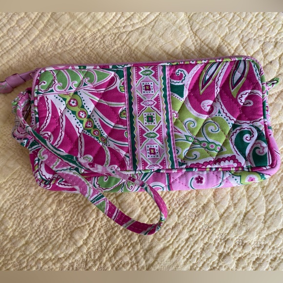 Vera Bradley Pouch- Retired Pink Pinwheel - Picture 1 of 1